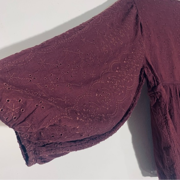 Old Navy Women’s Purple Blouse with Button Detail - Picture 4 of 7